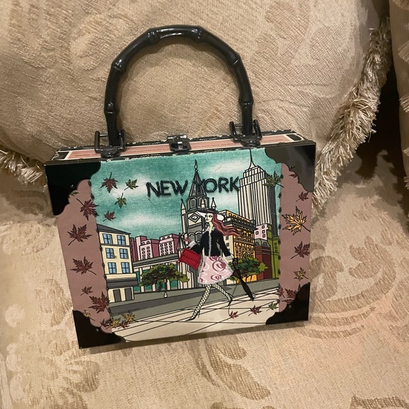 Handbags - Stylish New York Print Handbag